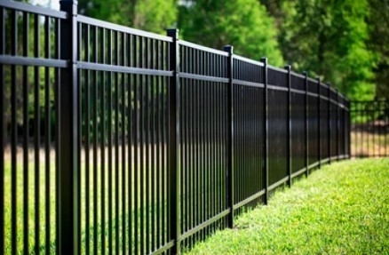 Panel de cercas con cuchillas verticales de aluminio 6063 T5 de madera recubierta en polvo negro para rendimiento