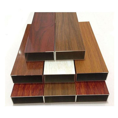 Los perfiles de aluminio extrudidos para materiales de construcción con acabado de grano de madera 6063 t6/t5 de Shengxin