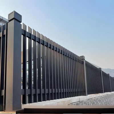 Valla de privacidad para jardines al aire libre con paneles horizontales y diseño de listones de aluminio de grado 6063