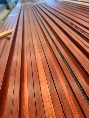 Perfiles de aluminio de color de madera decorativo con temperatura T3-T8 y grosor de 0,8 mm-2,0 mm