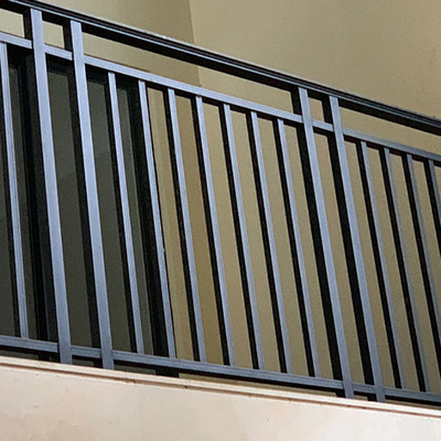 Paneles de cercas de piscina de aluminio de patio trasero con longitud personalizada y diseño fácil de instalar