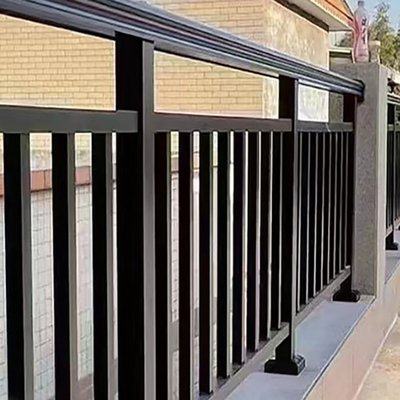 Paneles de cercas de piscina de aluminio de patio trasero con longitud personalizada y diseño fácil de instalar