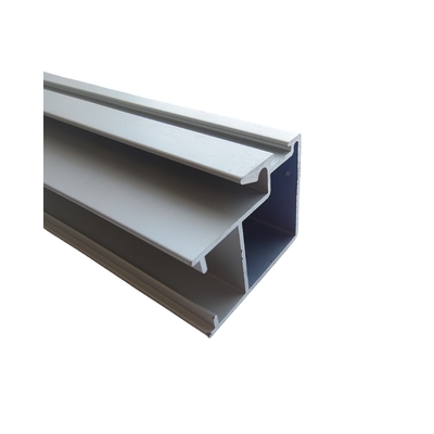 Las barreras de los balcones exteriores son barreras de aluminio con tolerancia de longitud del ±1%.