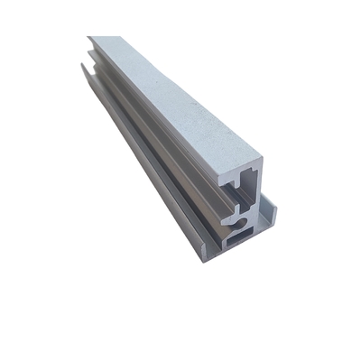Las barreras de los balcones exteriores son barreras de aluminio con tolerancia de longitud del ±1%.