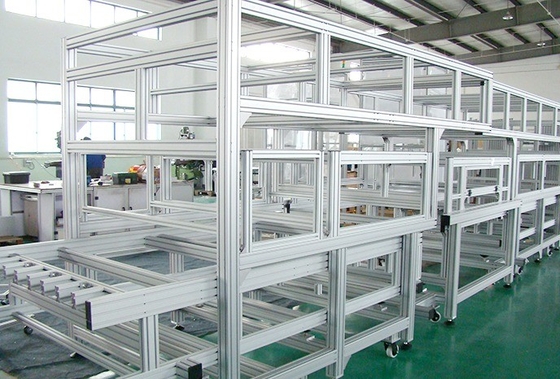 Línea de montaje de perfiles de aluminio Mesa de trabajo de extrusión industrial Perfiles de aluminio utilizados