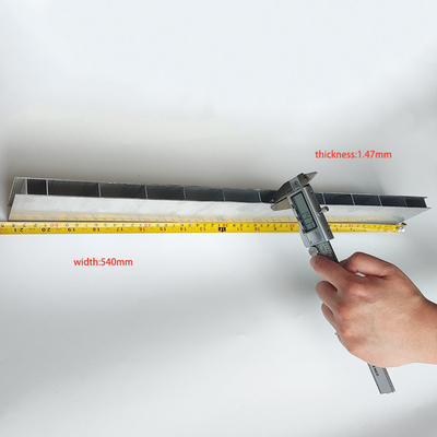 Profiles de extrusión de aluminio resistente para camiones y autobuses longitud del cuerpo 5,8-6,0M Tolerancia ±1%