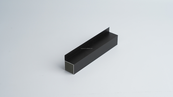 6063 Tolerancia del perfil de la estructura de la aleación de aluminio ± 1% Grano de madera Serie 6000 22-30 días