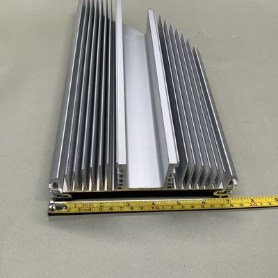 Perfiles de calentamiento industrial de aluminio recubierto en polvo cuadrado para aplicaciones personalizadas