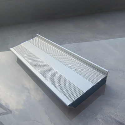 Extrusión de perfiles de aluminio personalizados recubiertos en polvo para ventanas y puertas