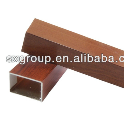Color de madera tubo cuadrado de aluminio con servicio de soldadura 1,5x0,75mm espesor personalizado
