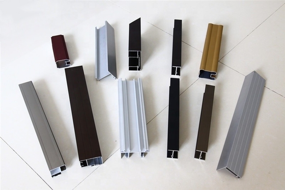 Polvo de pincel Polvo de oro Anodizante Grano de madera PVDF Edificio Construcción Puertas de ventanas