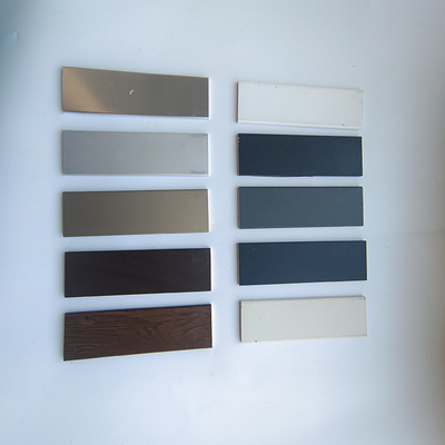 Polvo de pincel Polvo de oro Anodizante Grano de madera PVDF Edificio Construcción Puertas de ventanas