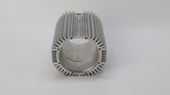 Profiles de extrusión de aluminio anodizado de plata para carcasas de motores en tamaño personalizado