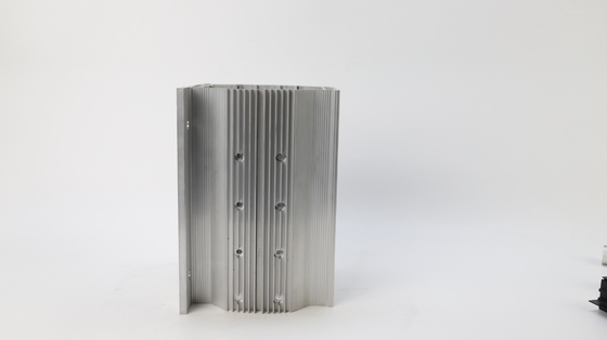 Profiles de extrusión de aluminio anodizado de plata para carcasas de motores en tamaño personalizado
