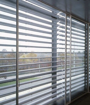 Profile de extrusión de pelmas ciegas de rodillos de aluminio con perforación perforada desde arriba