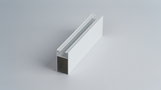Perfiles de aluminio personalizados para marcos corredizos de ventanas y puertas 6063 T5 Revestimiento en polvo