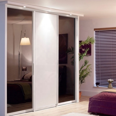 0.8mm-2.0mm de espesor acabado de molino 6063 Perfil de aluminio personalizado para puertas y ventanas
