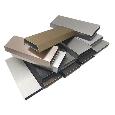 0.8mm-2.0mm de espesor acabado de molino 6063 Perfil de aluminio personalizado para puertas y ventanas