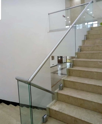 Perfil de aluminio extrudido en U para balustrada de balcón de vidrio sin marco de Shengxin