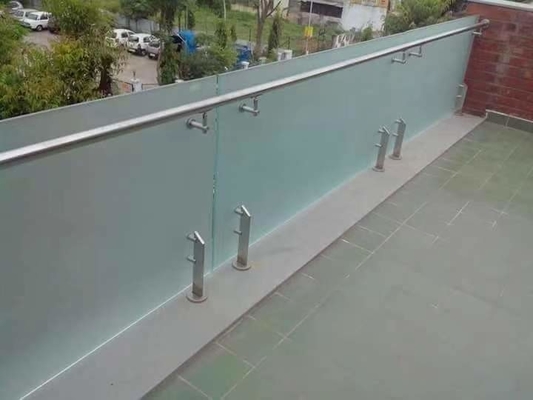 Parrilla de vidrio de aluminio de canal U personalizable para diseño sin marco