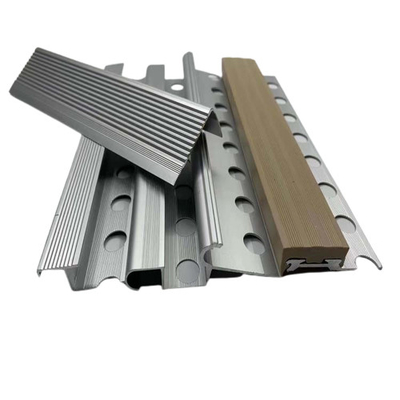 Nosa de escalera de aluminio para decoración de suelos 5.8-6.0M longitud Proceso profundo Perforación de precisión