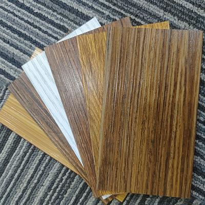 Perfil de aluminio de grano de madera para ventanas y puertas de construcción personalizadas