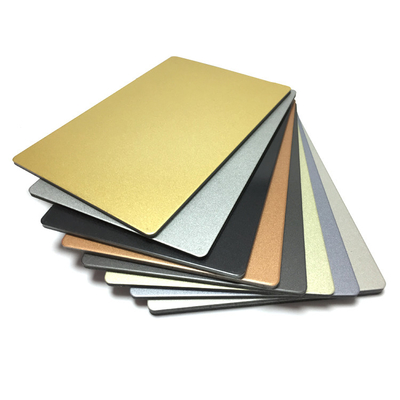 Colores personalizados Materiales de puertas de aleación de aluminio ACP paneles de pared para aplicaciones exteriores