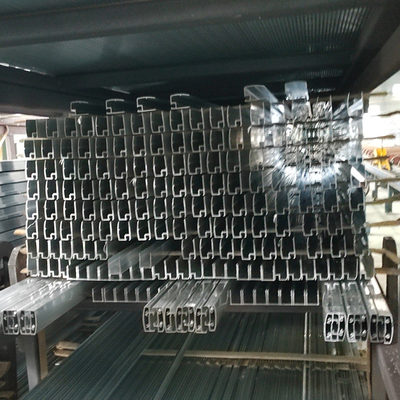 Profiles de pista de aluminio de extrusión en forma de U de canal C de pulido personalizado para la sala de ducha