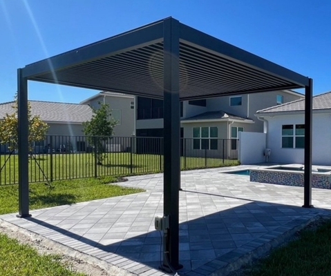 Material de puerta de aleación de aluminio Revestimiento en polvo duradero para pergolas personalizadas