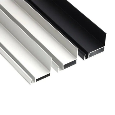 Profile de aleación de aluminio T5 cuadrado para paneles solares de estructura de montaje en tierra Exportador