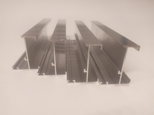 Color personalizado 5.8-6.0M longitud de aluminio de la puerta y el perfil del marco de la ventana para Perú