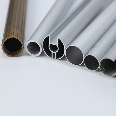 Fabricación de perfiles de extrusión de aluminio para decoraciones arquitectónicas recubiertas de PVDF