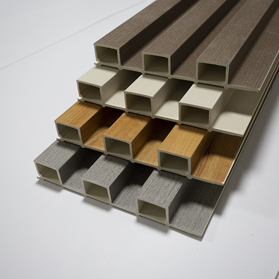 Venta directa de perfiles de aluminio de extrusión de madera de plástico compuesto WPC con temperatura T3-T8