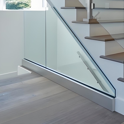 Manos de balustrada de vidrio sin marco para balcones y escaleras