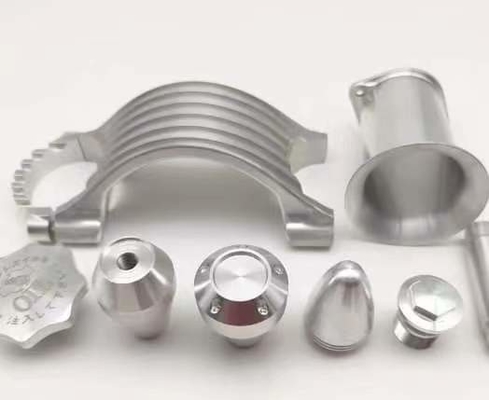 Colores personalizados Revestimiento de aluminio de extrusión personalizado para el perfil de procesamiento profundo