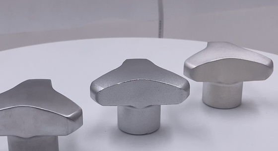 Colores personalizados Revestimiento de aluminio de extrusión personalizado para el perfil de procesamiento profundo