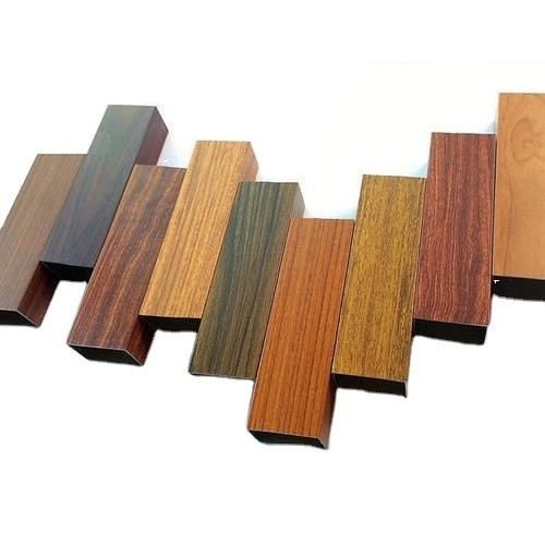 Cuadro de aluminio anodizado de extrusión de grano de madera para marco de ventana y decoración de gabinetes