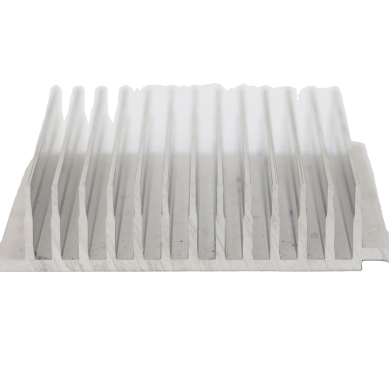 Perfiles de extrusión de aluminio anodizado de plata para chapa de aluminio de radiador de tamaño personalizado