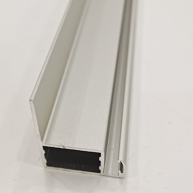 Cuadro de aluminio para el módulo de panel solar cumple con el estándar GB y el servicio de procesamiento de punción