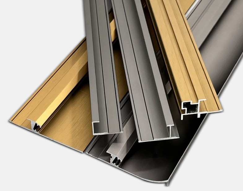 Perfiles de decoración de aluminio dorado y negro para el marco de la puerta corredera y el gabinete versátil
