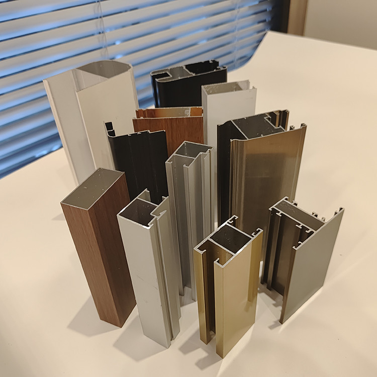 Profil de extrusión de aluminio personalizado de la serie 6000 de Shengxin Moderno para ventanas y puertas Ninguno Tipo de madera