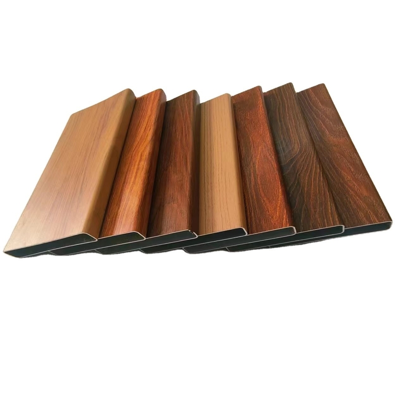Corte personalizado para perfiles de aluminio de madera 3D en soluciones de puertas de ventanas y fachadas