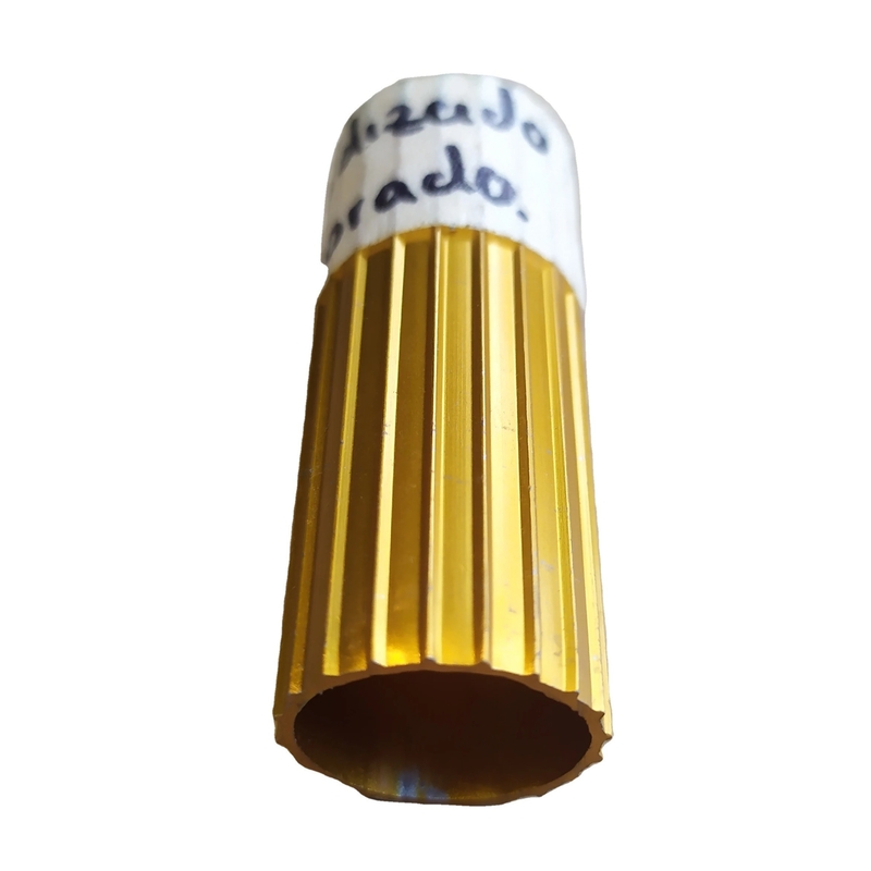 Perfil de tubo de aluminio anodizante de oro de espesor de 0,30 mm personalizado para longitud de 5,8-6,0M
