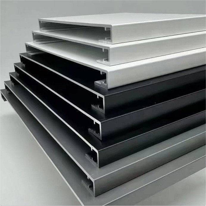 Extrusión de aluminio con marco de puerta y norma GB5237-2008 para el corte CNC de precisión