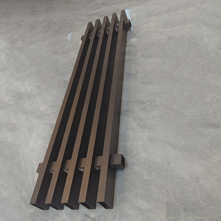 Cercas de seguridad de metal personalizadas de malla marrón de aluminio exterior cercas de jardín de privacidad para granja